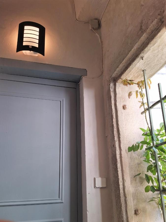 Ferienwohnung Le Balcon De Saint Roch Montpellier Exterior foto